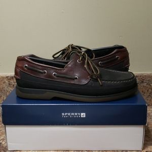 Sperry Topsider boat shoes